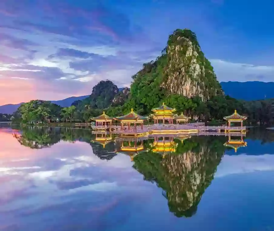 [CZQ033XS]【加班線】重本包門票暢遊四大景區 體驗高地幻彩飛車 肇慶鼎湖山 七星岩風景 廣東千古情 肇慶佛山4天 