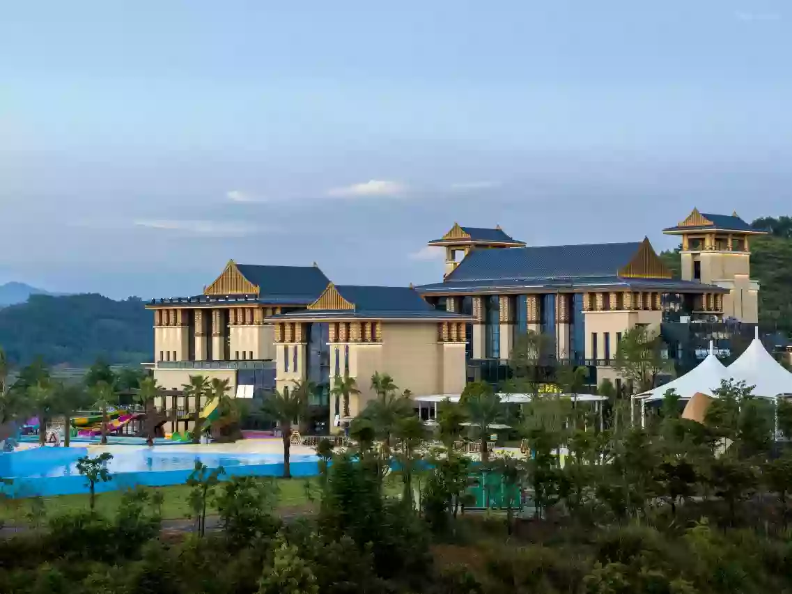 [CSG045]兩晚連住翁源五星標準《龍泰翁山源溫泉城》 歎兩晚酒店自助晚餐 任浸溫泉 油菜花田&禪意櫻花海 3天 